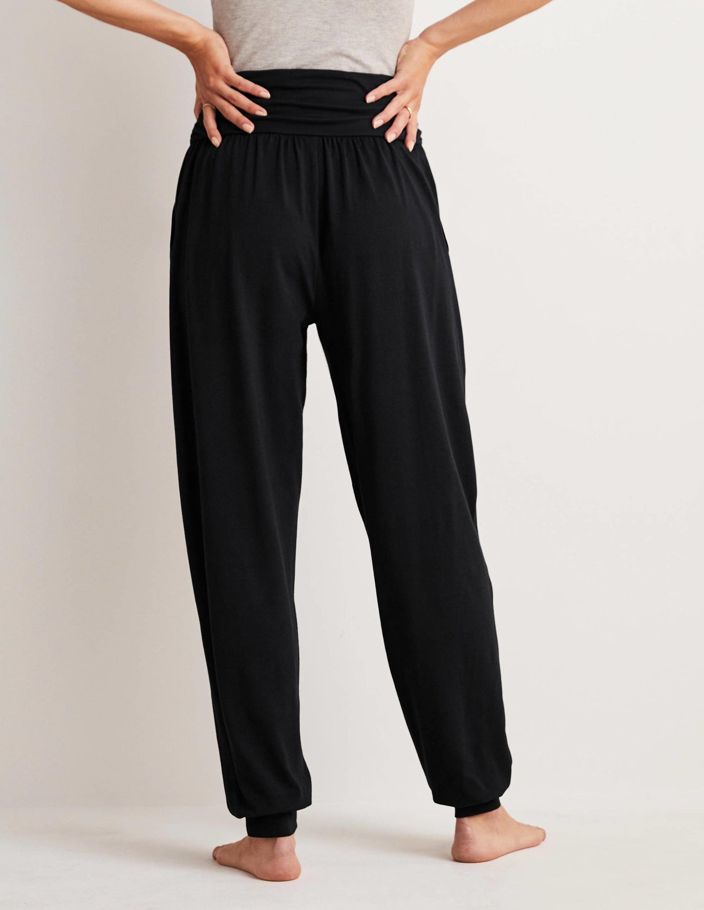 Hareem Jersey Joggers-Black