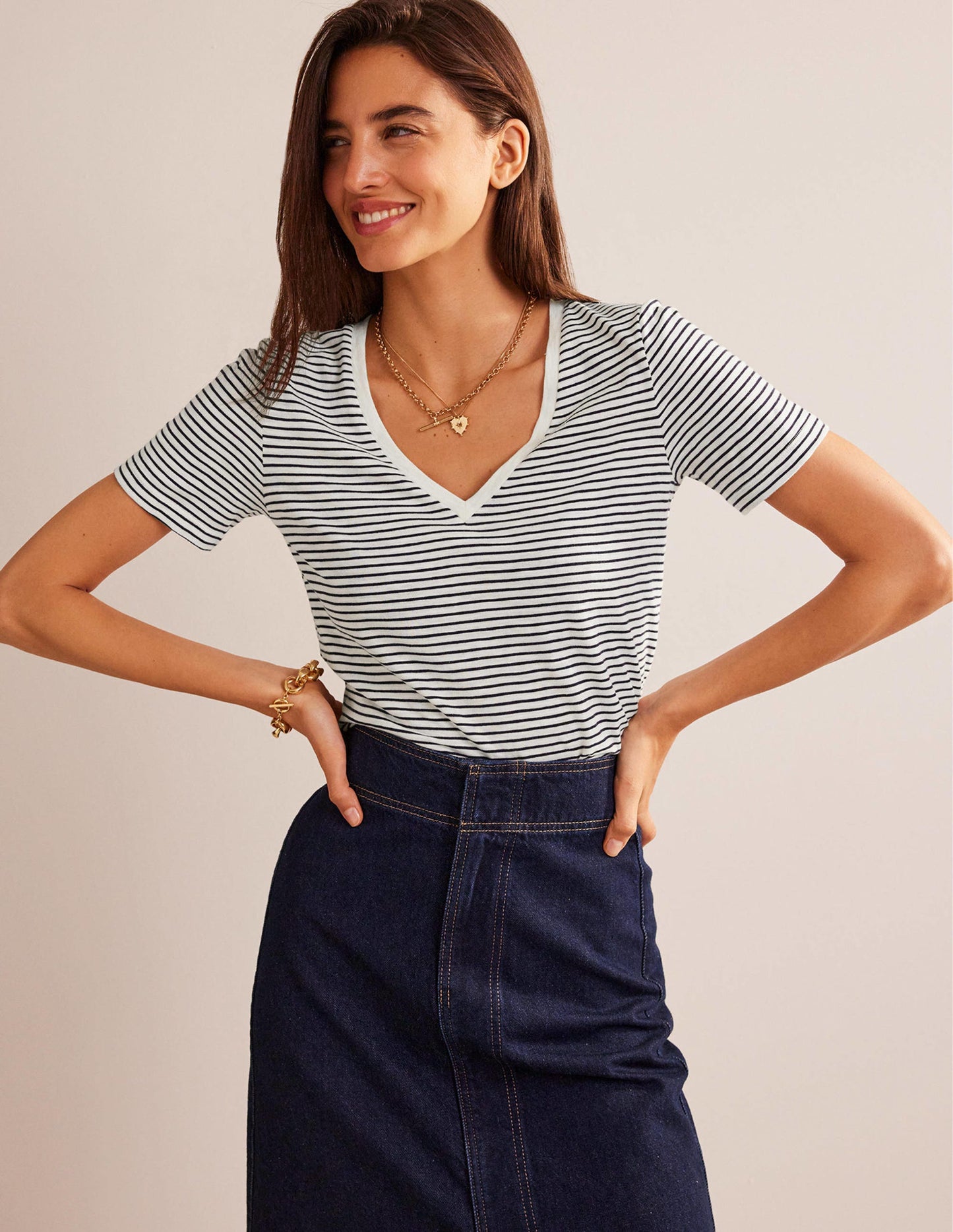 Regular V-Neck Slub T-shirt-Ivory, Navy