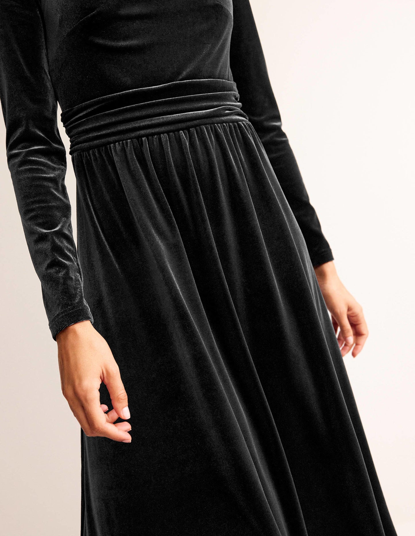 Abigail Velvet Midi Dress-Black