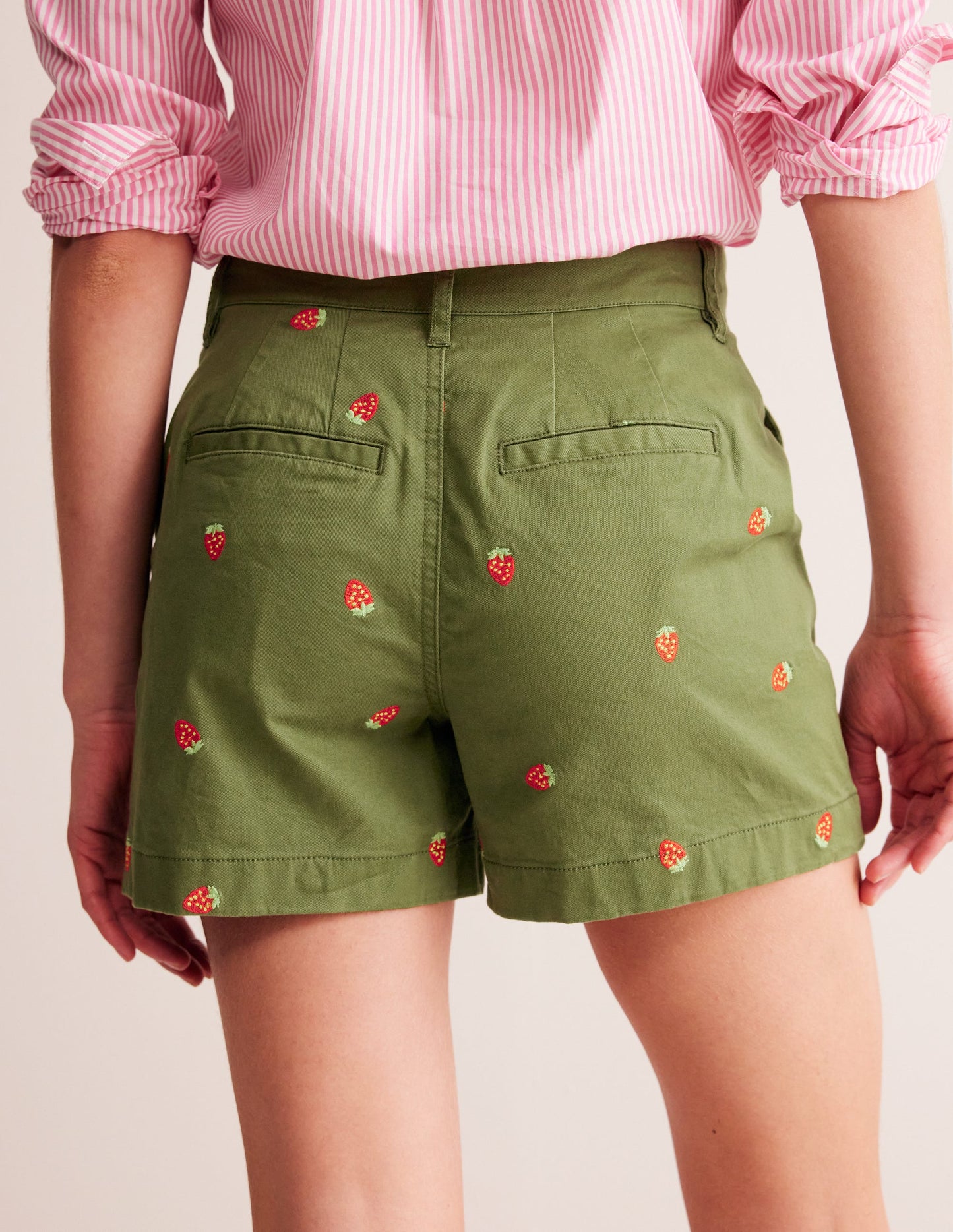 Barnsbury Chino Short-Mayfly, Strawberry Embroidered