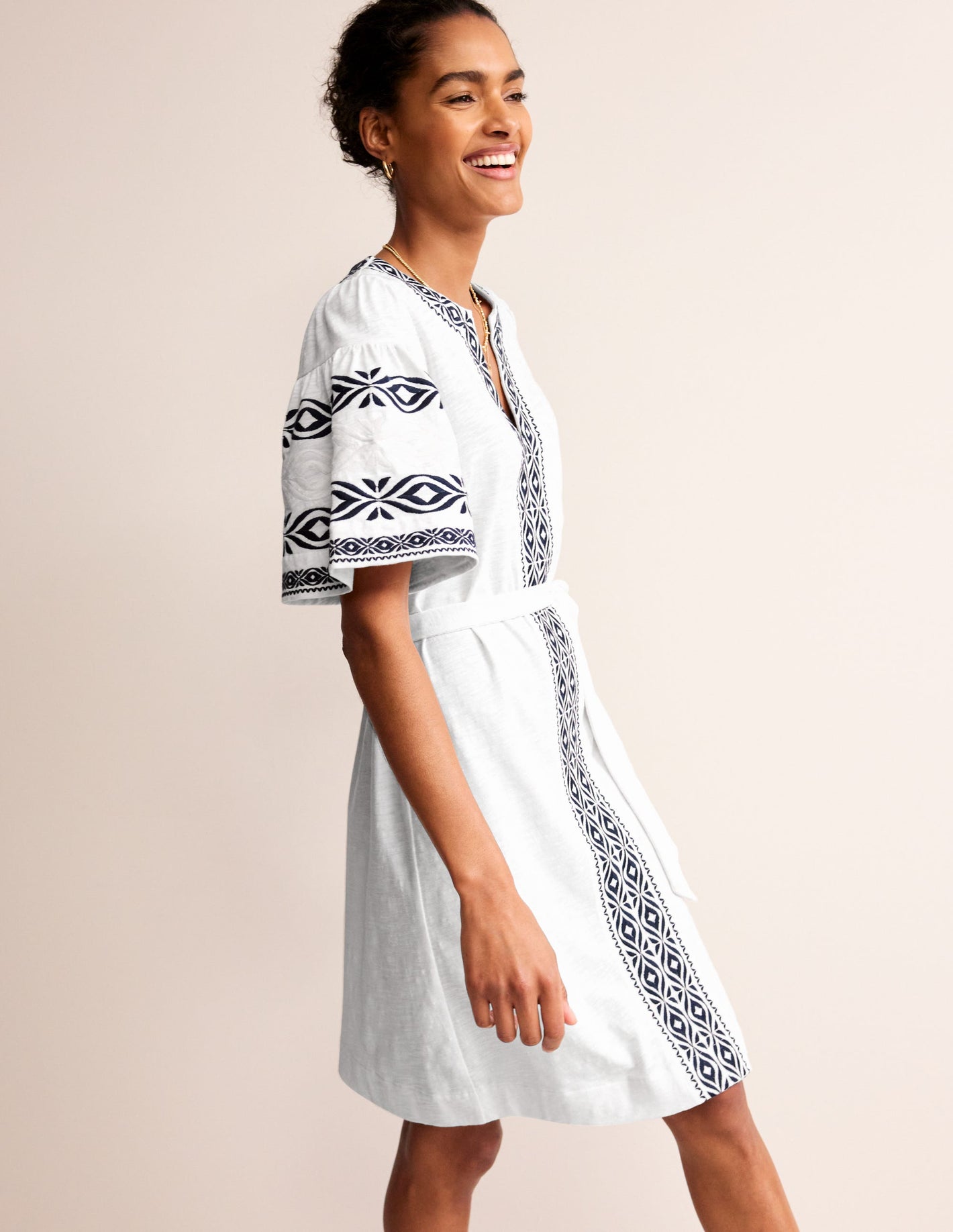 Embroidered Jersey Short Dress-White